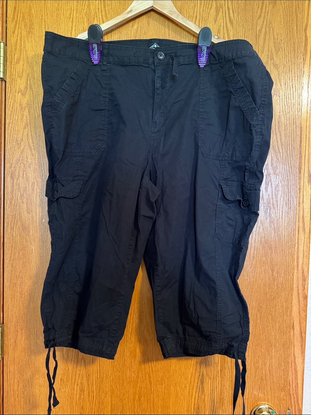 St. John's Bay Black Cargo Capris